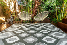 Load image into Gallery viewer, Outdoor Rug - Positano Grey And White