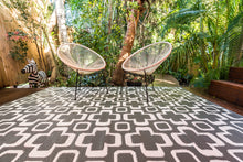 Load image into Gallery viewer, Outdoor Rug - Funky Retro Flowers Grey and White
