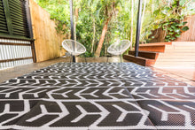 Load image into Gallery viewer, Outdoor Rug -  Arrows Black and White