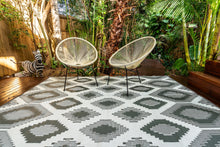 Load image into Gallery viewer, Outdoor Rug - Positano Grey And White