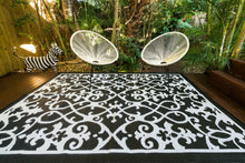 Load image into Gallery viewer, Outdoor Rug - Gatsby Black And White