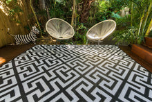 Load image into Gallery viewer, Outdoor Rug - Luxe Black and White