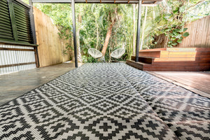 Outdoor Rug -  Large Diamond Black and Grey