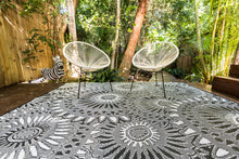 Load image into Gallery viewer, Outdoor Rug -  Flower Wheel Black and Grey
